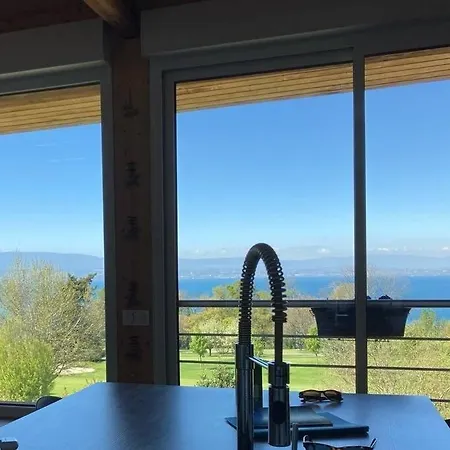 아파트 Vue Sur Le Golf Et Le Leman *